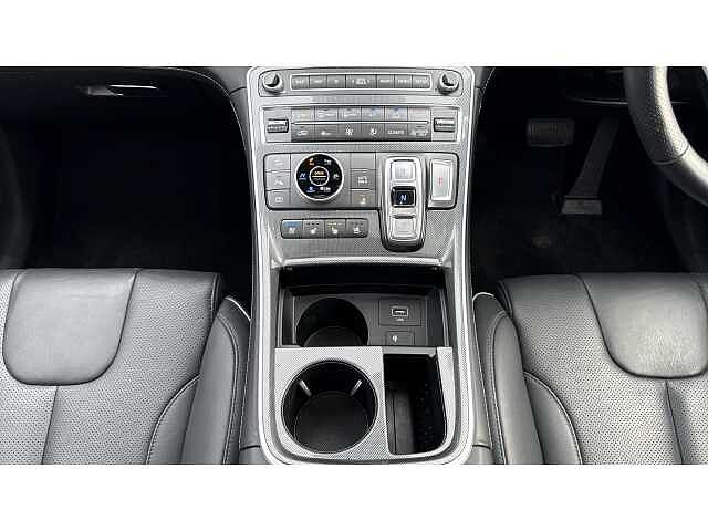 Hyundai SANTA FE 1.6 TGDi Hybrid Ultimate 5dr 4WD Auto BLACK