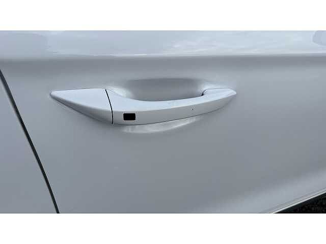 Hyundai Ioniq 1.6 GDi Hybrid Premium 5dr DCT
