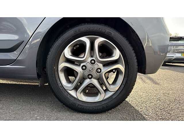 Hyundai i20 1.2 MPi Premium Nav 5dr
