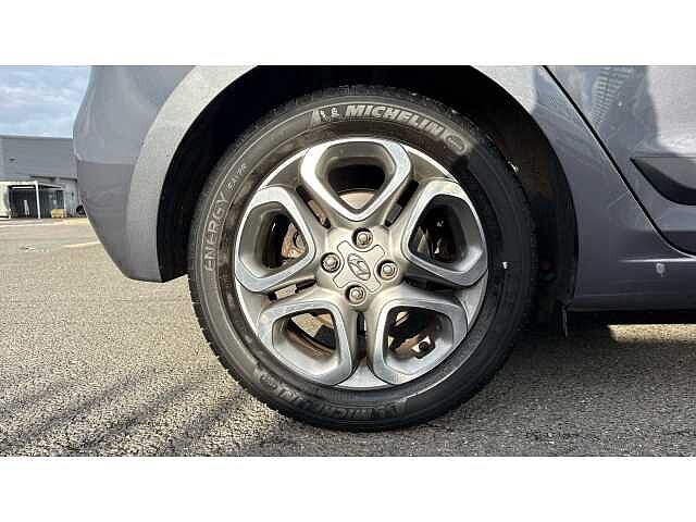 Hyundai i20 1.2 MPi Premium Nav 5dr