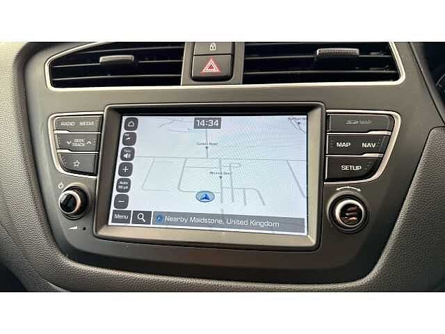 Hyundai i20 1.2 MPi Premium Nav 5dr