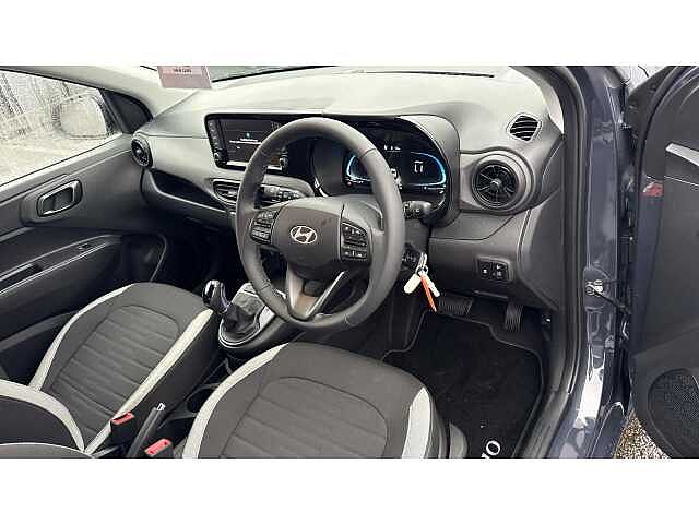 Hyundai i10 i10 5Dr HAT 1.0 MPi 63ps Advance NAV AU