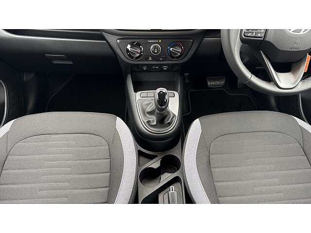 Hyundai i10 i10 5Dr HAT 1.0 MPi 63ps Advance NAV AU