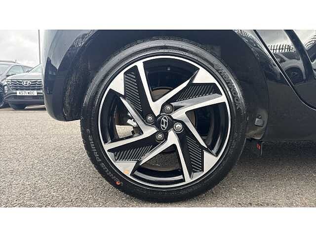 Hyundai i10 i10 5Dr HAT 1.2 MPi 79ps Premium NAV AU