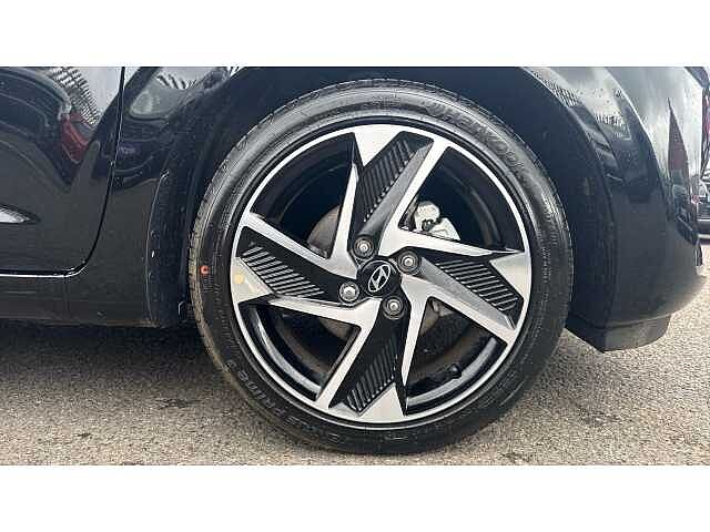 Hyundai i10 i10 5Dr HAT 1.2 MPi 79ps Premium NAV AU