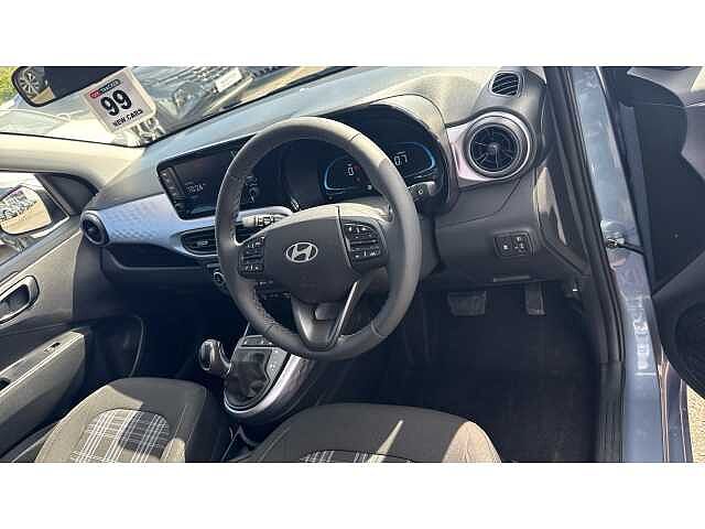 Hyundai i10 i10 5Dr HAT 1.2 MPi 79ps Premium NAV AU