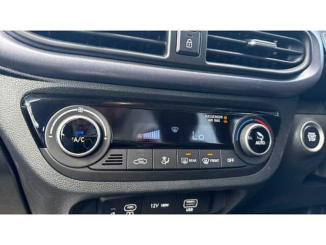 Hyundai i10 i10 5Dr HAT 1.2 MPi 79ps Premium NAV AU