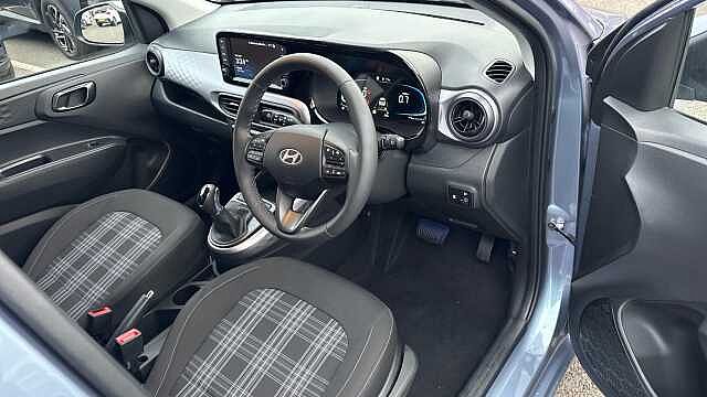 Hyundai i10 I10 1.2 [79] Premium 5dr Auto [Nav]